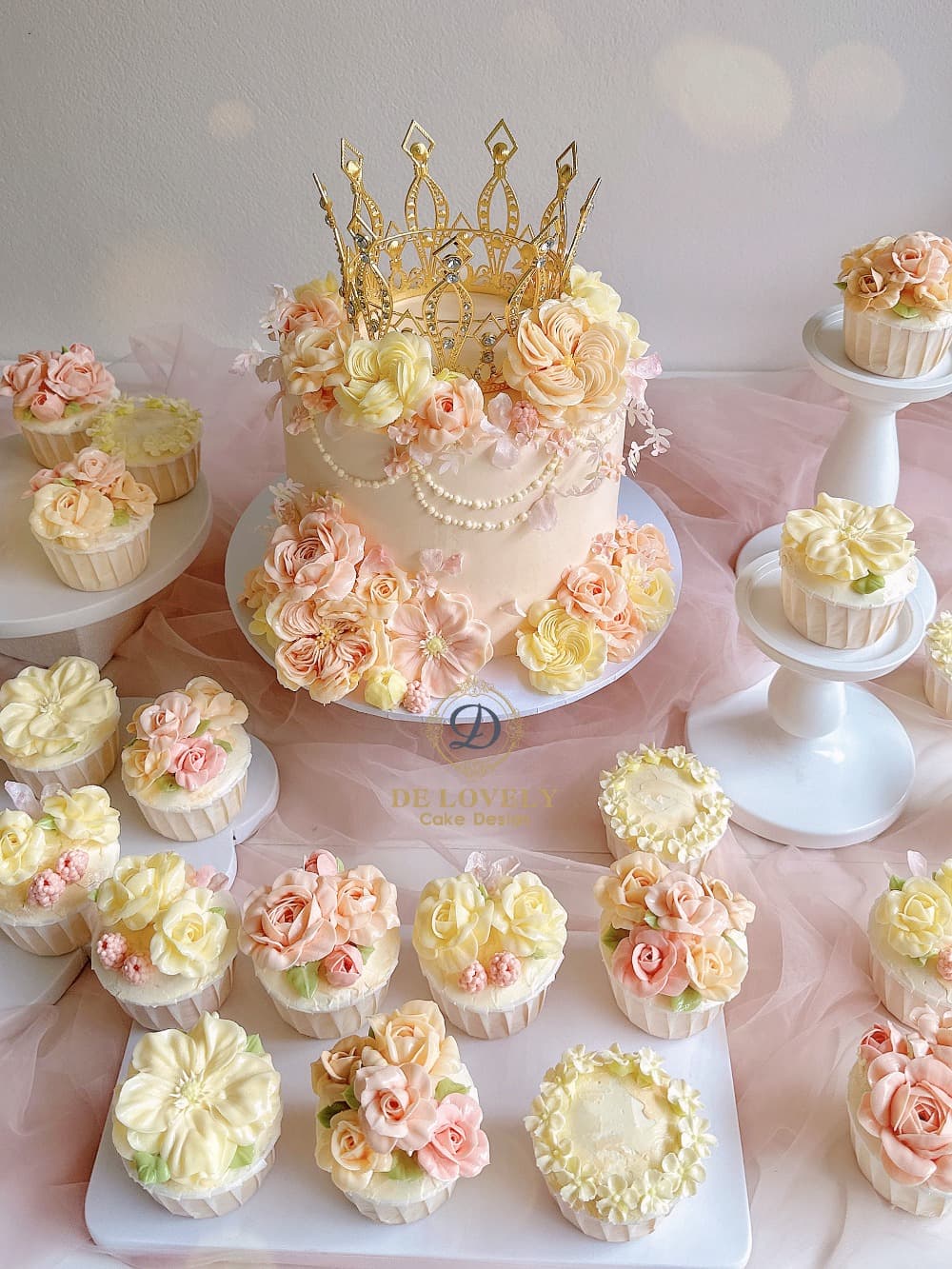 Blooming Crown - Buttercream Flower Cake